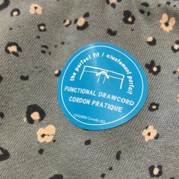 Two Piece “PEACE” Tracksuit ☮️ - Picture 5 of 5